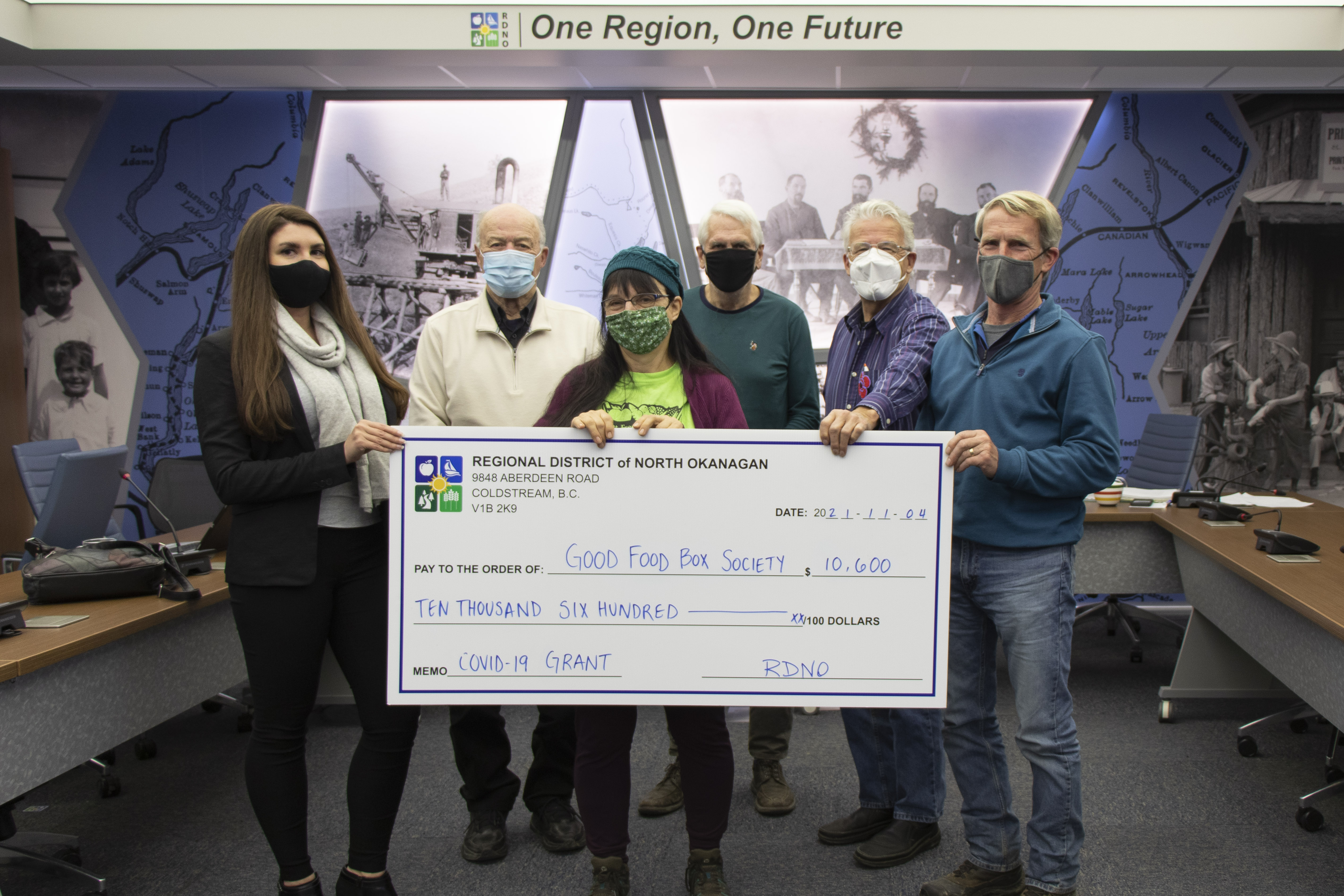 From L to R: Amanda Shatzko, Director for Electoral Area C, Rick Fairbairn, Director for Electoral Area D, Diane Fleming, Program Coordinator for the Good Food Box Society, Hank Cameron, Director for Electoral Area E, Denis Delisle, Director for Electoral Area F, and Bob Fleming, Director for Electoral Area B. 